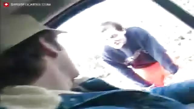 Giovani scopano nel fake taxi svizzero